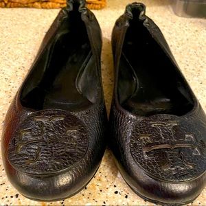 Tory Burch Reva Flats in Black. Size 9. Excellent condition.